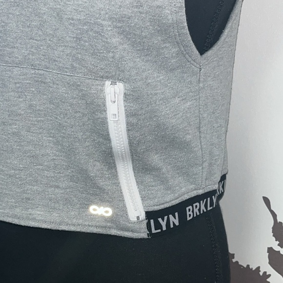 INFINITE PERFORMANCE BRKLYN S Grey Pullover Sleeveless Hooded w/Pocket NWOT $30 - Picture 3 of 13
